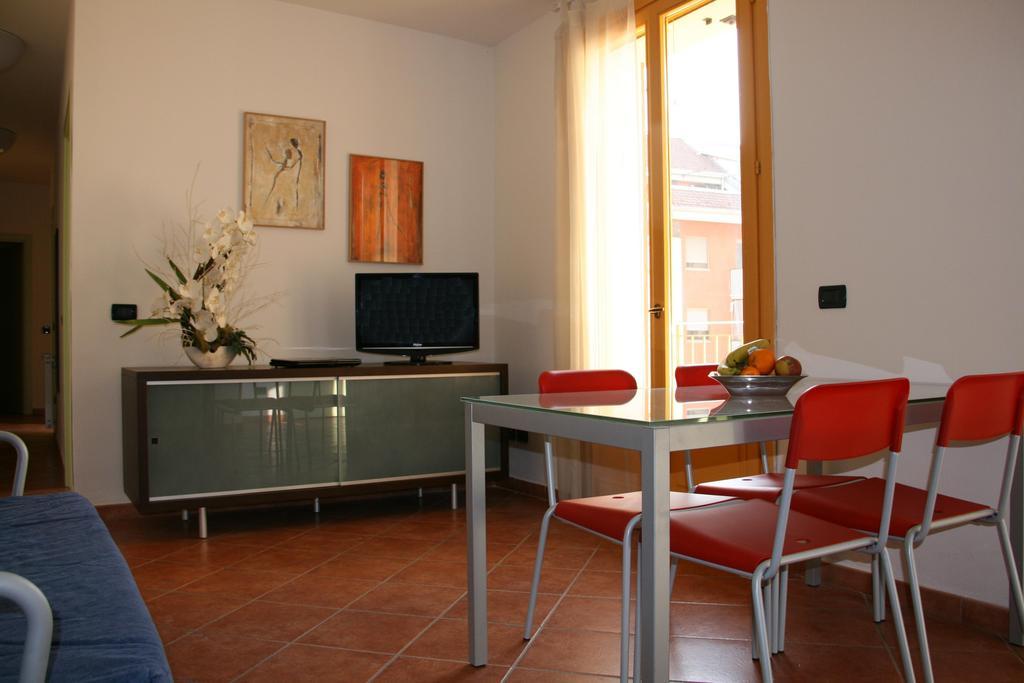 Residence Corso Monferrato Алессандрия Номер фото